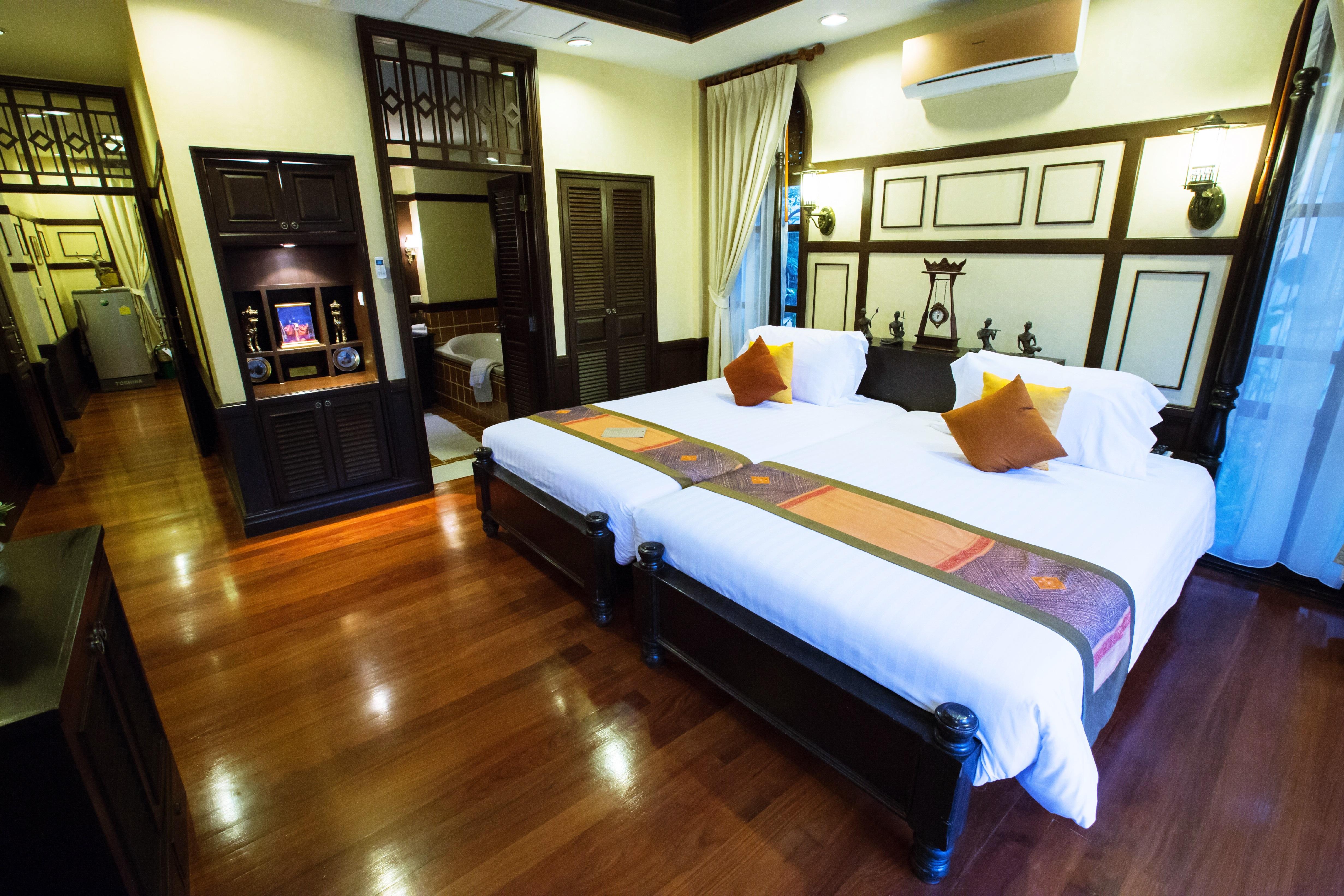 Wora Bura Hua Hin Resort & Spa Екстер'єр фото A bedroom at the Riverview Suite