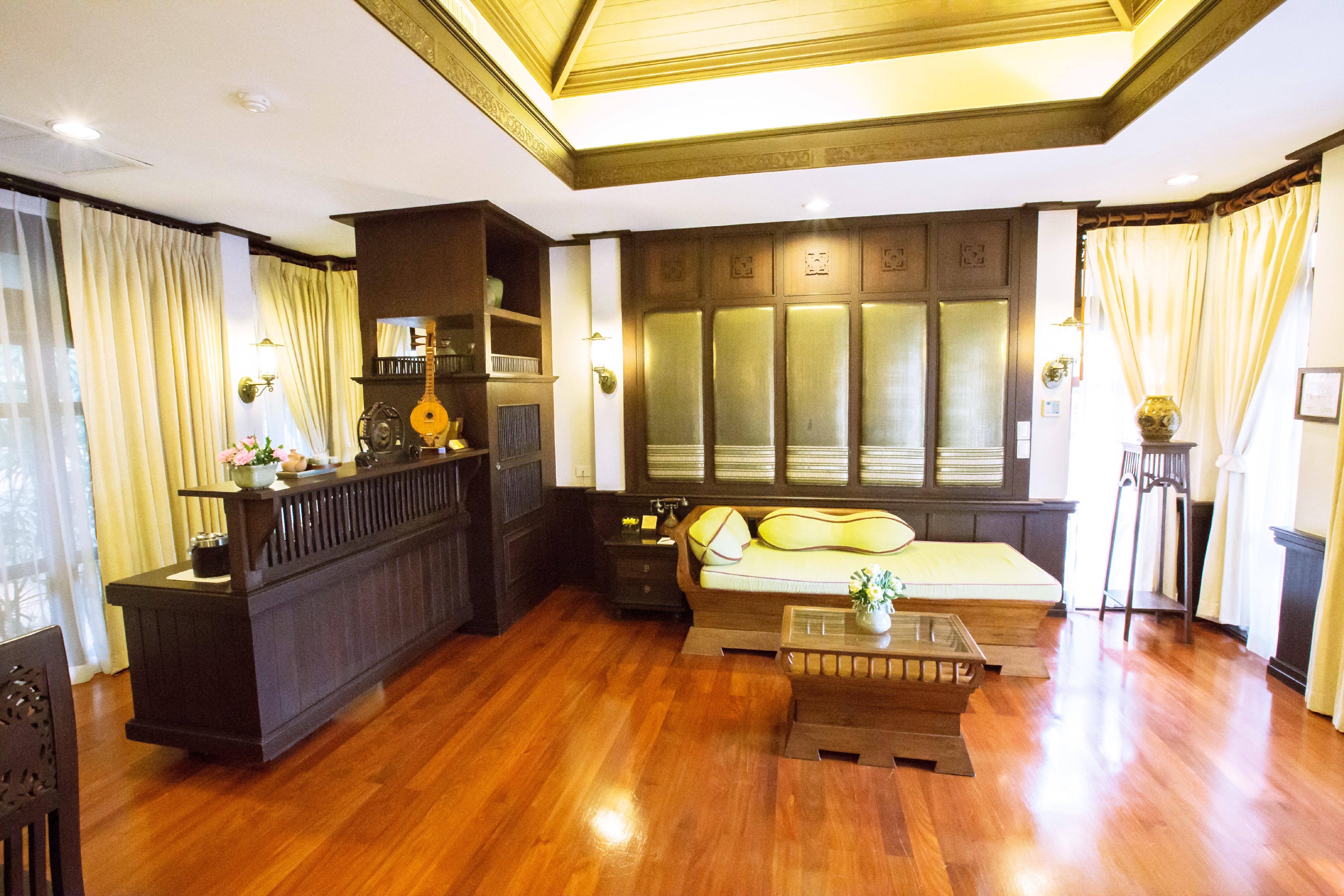 Wora Bura Hua Hin Resort & Spa Екстер'єр фото A bedroom at the Royal Thai Police Cadet School