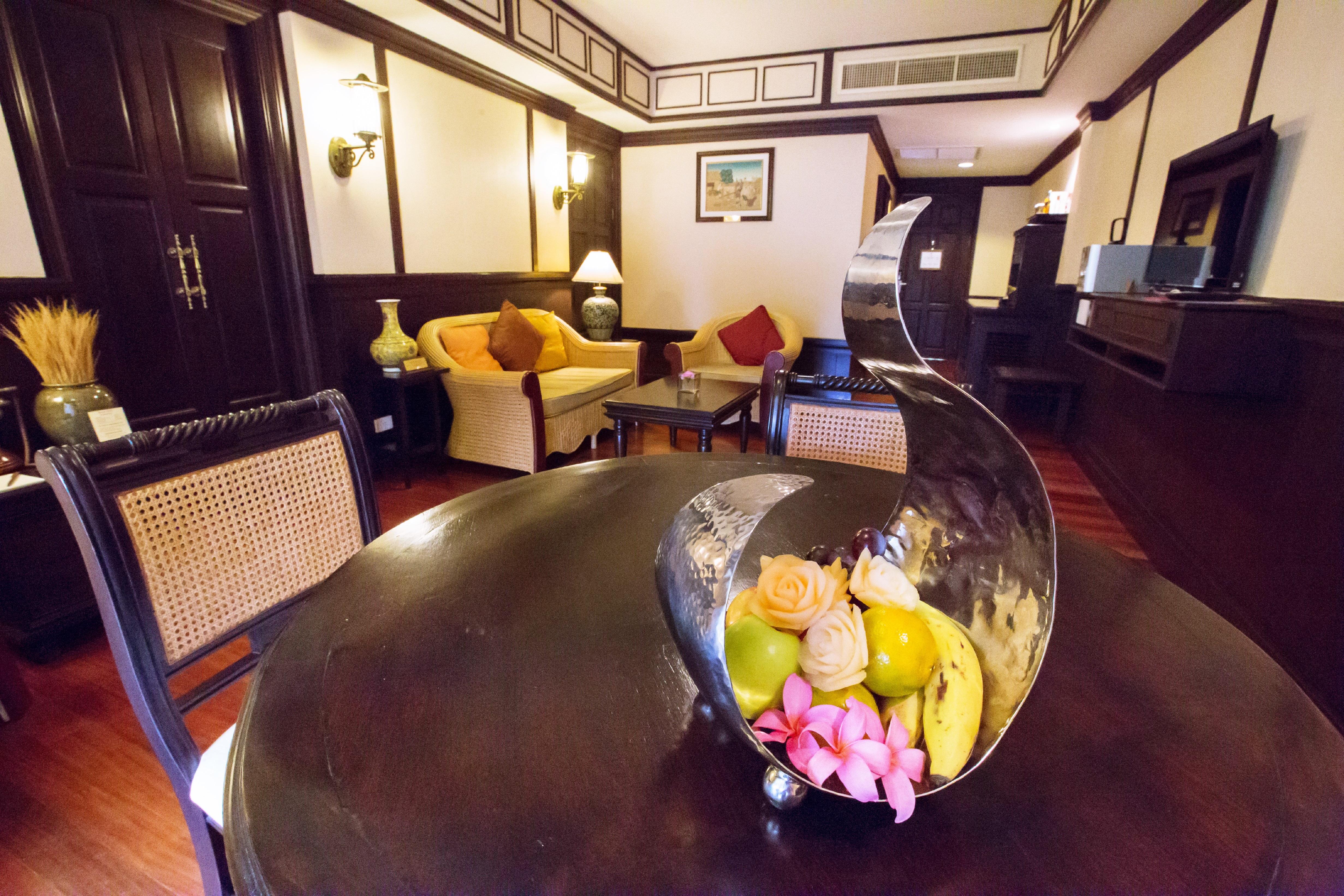 Wora Bura Hua Hin Resort & Spa Екстер'єр фото A suite at the hotel