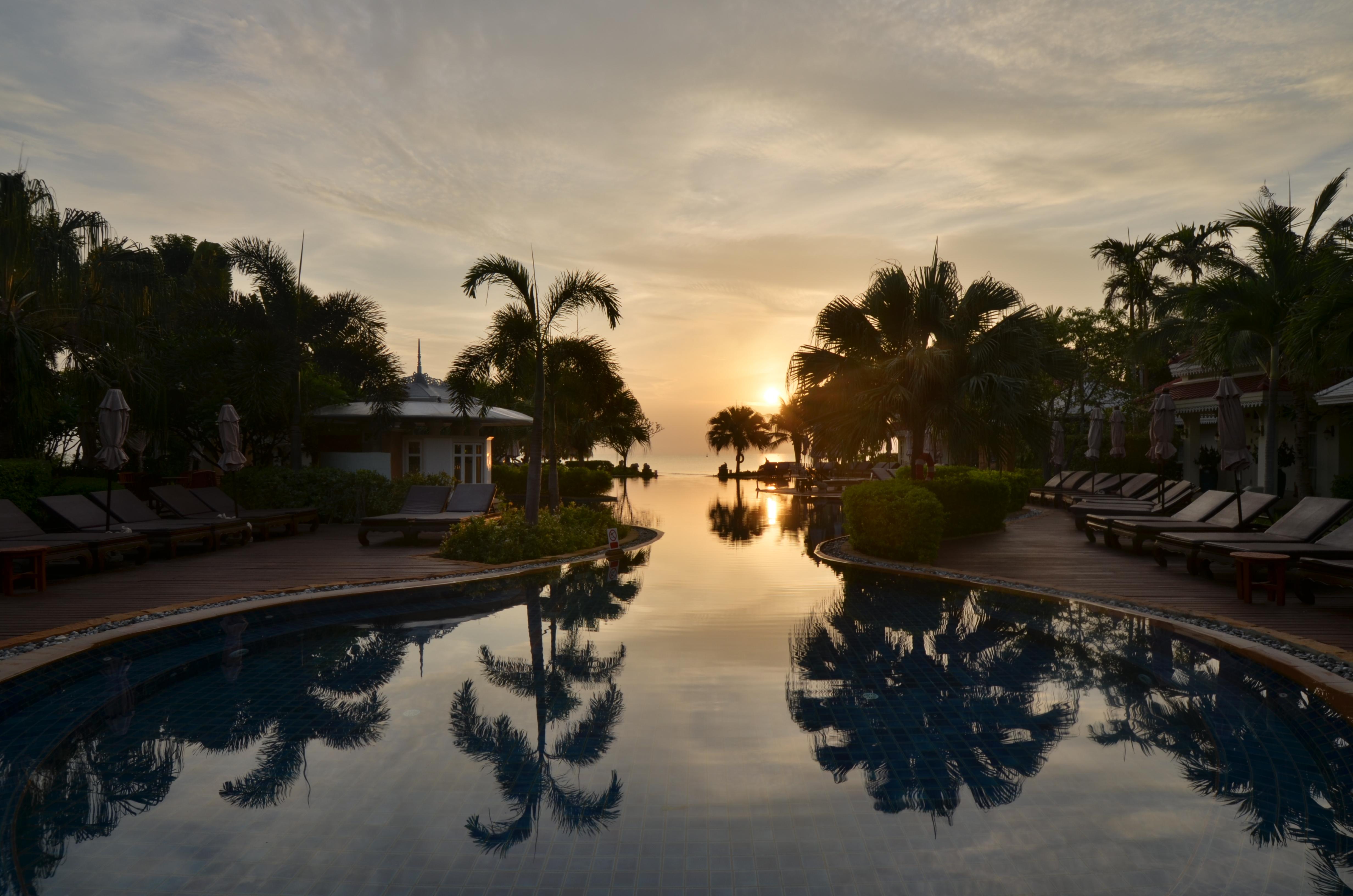 Wora Bura Hua Hin Resort & Spa Екстер'єр фото Sunrise at the resort