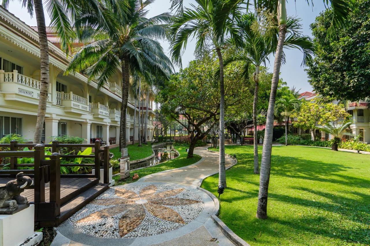 Wora Bura Hua Hin Resort & Spa Екстер'єр фото The Royal Paradise Hotel and Spa